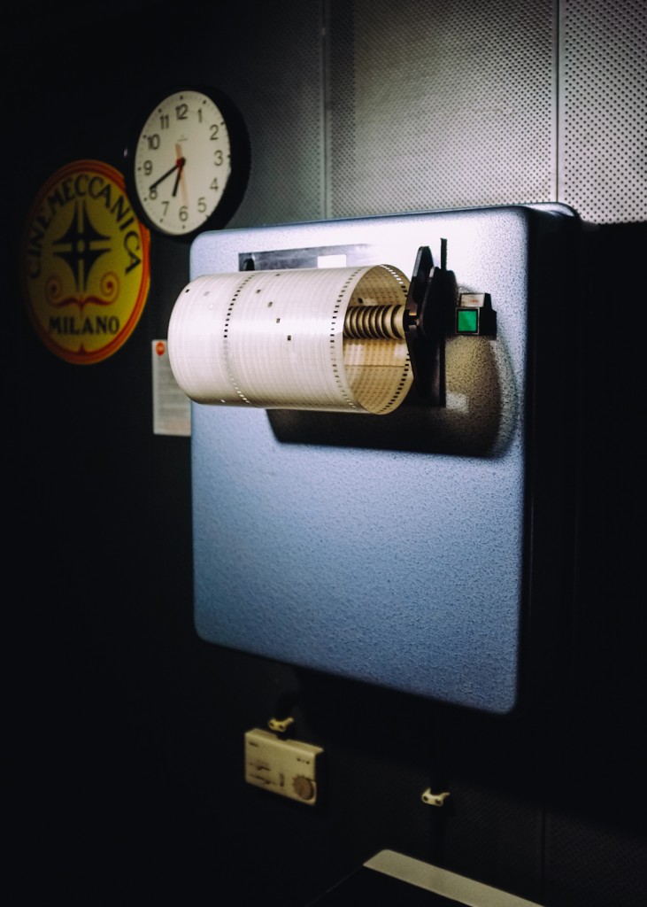 Cinema Monumental - Mariana Castro