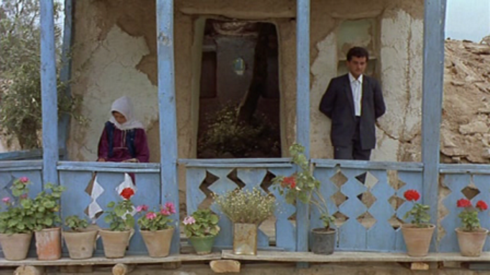 Zire darakhatan zeyton (Através das Oliveiras, 1994) de Abbas Kiarostami